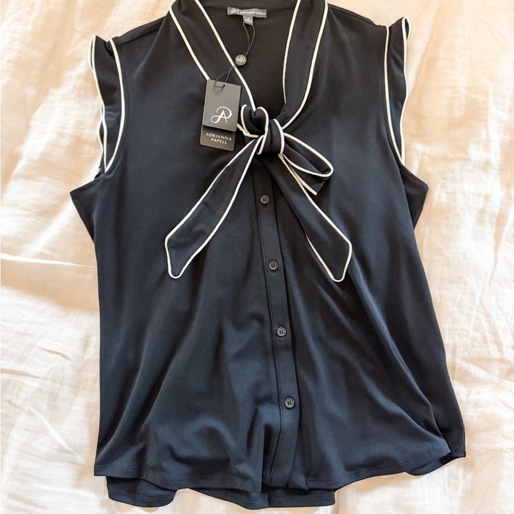 NWT Adrianna Papell Black Blouse with White Piping Size Medium